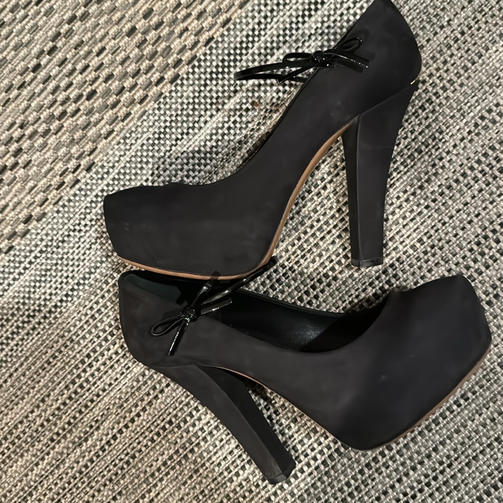 Louis Vuitton Black Suede Varennes Strap Platform Pumps - Picture 8 of 12